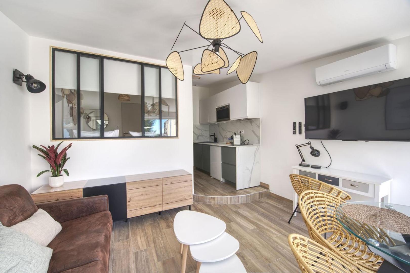 Emeraude ~ Jardin ~ Parking ~ Climatisation Apartment